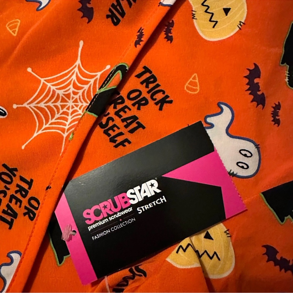 Scrubstar Medium Orange Halloween Scrub Top‎ with Ghosts and Pumpkins - Picture 4 of 6
